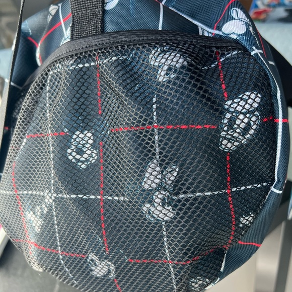 NWT travel bag Disney - Picture 4 of 5